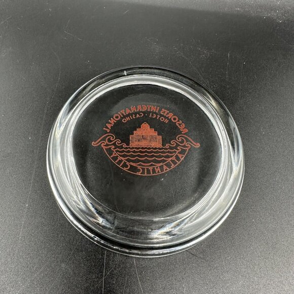 Vintage Glass Ashtray Resorts International Hotel Casino Atlantic City - Picture 3 of 7